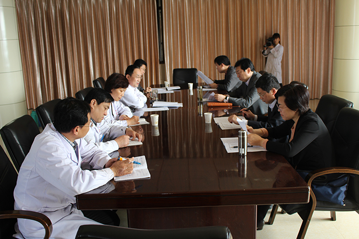 2014年4月桃城区委书记刘永军等区领导到我院调研